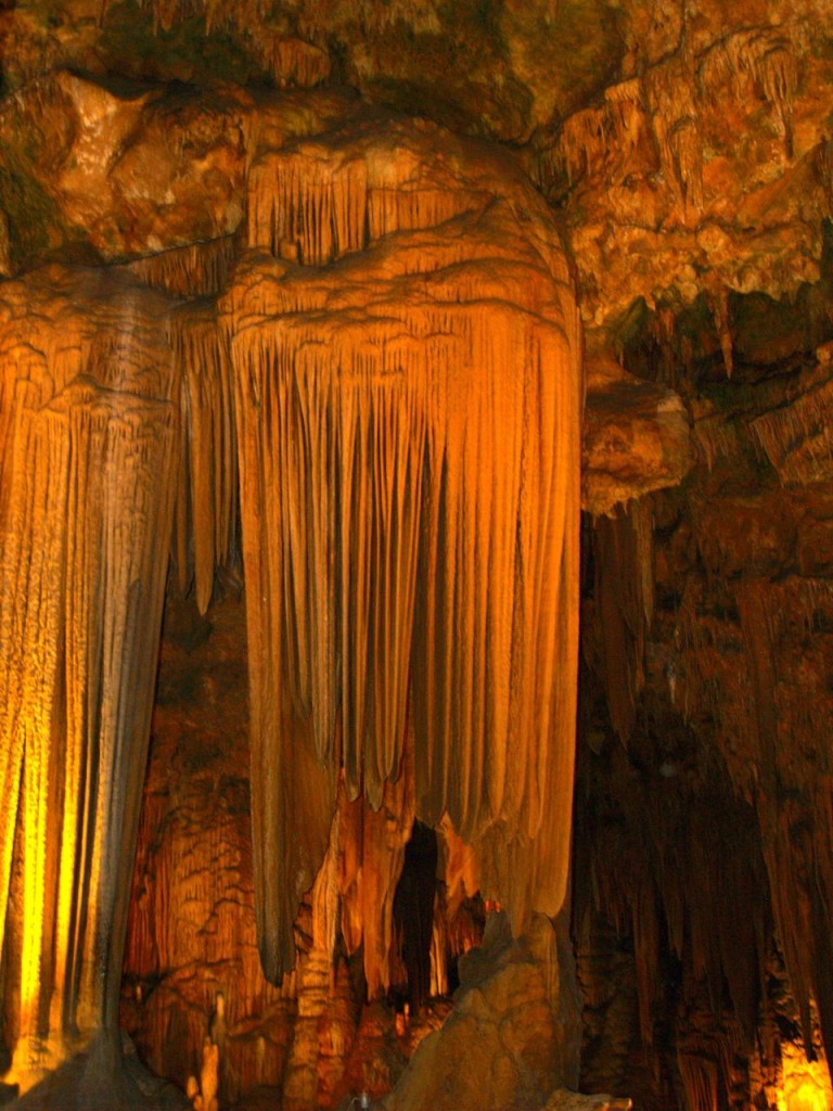 Drapery stalactite