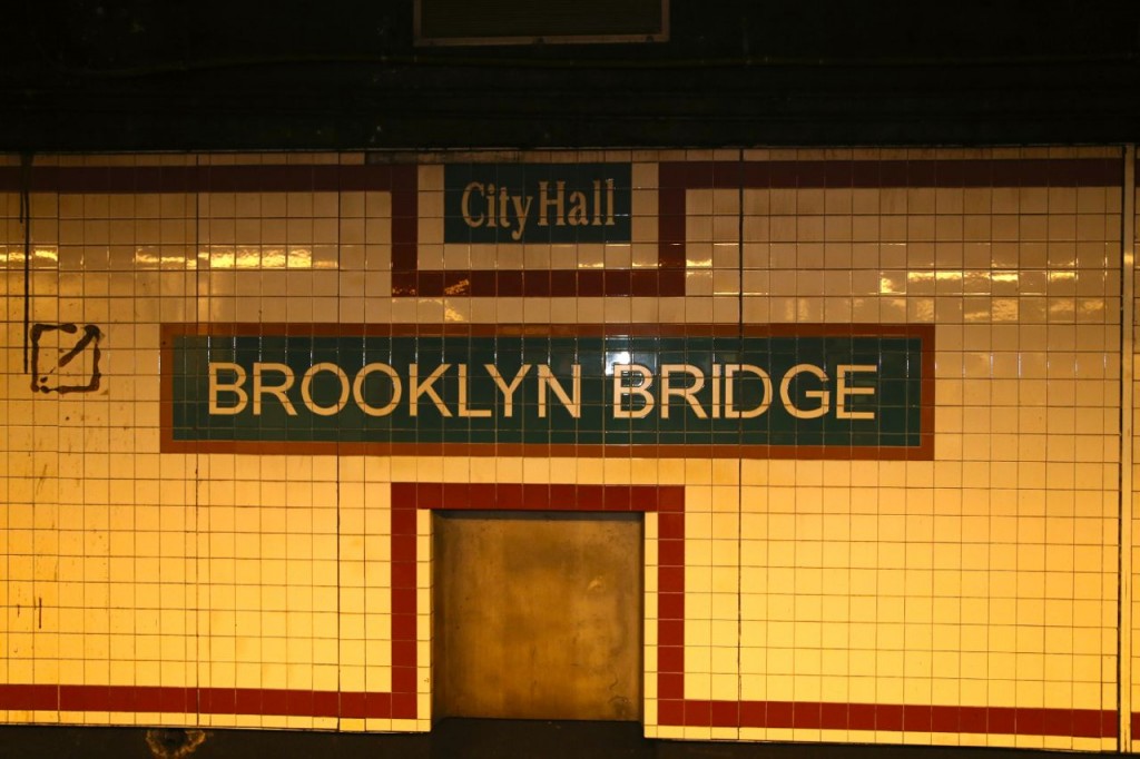 Modern City Hall/Brooklyn Bridge station sign
