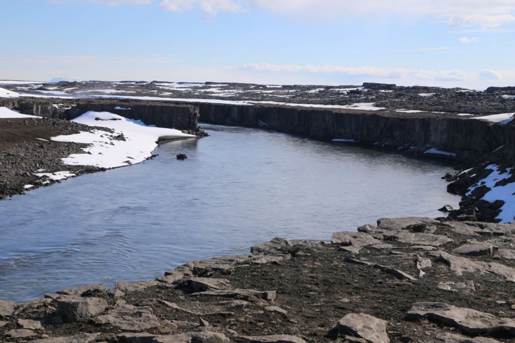 River that flows into Dettifoss