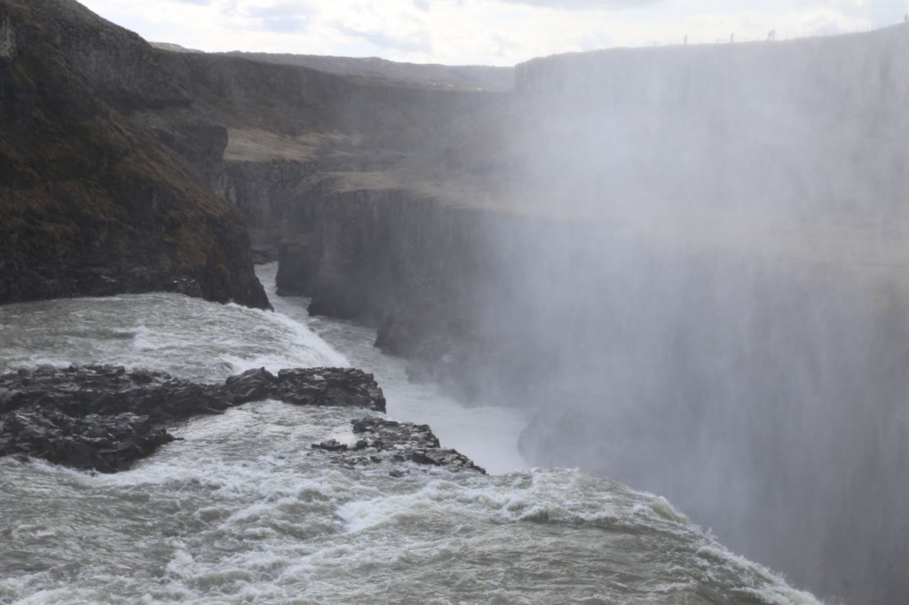 Gullfoss canyon formed at end