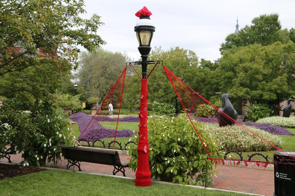 Lamppost yarn bombed