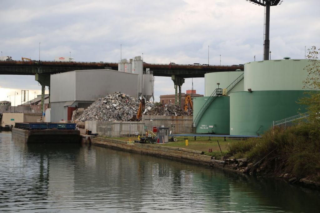 Liquid storage tanks